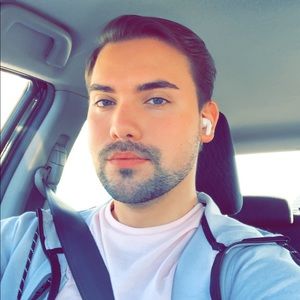 Meet your Posher, Levi